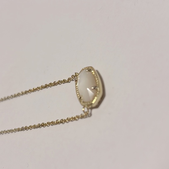 ❌SOLD❌ Lot of 2x [Kendra Scott] Mother of Pearl/Elisa Necklace & Dani Earrings - Picture 10 of 12